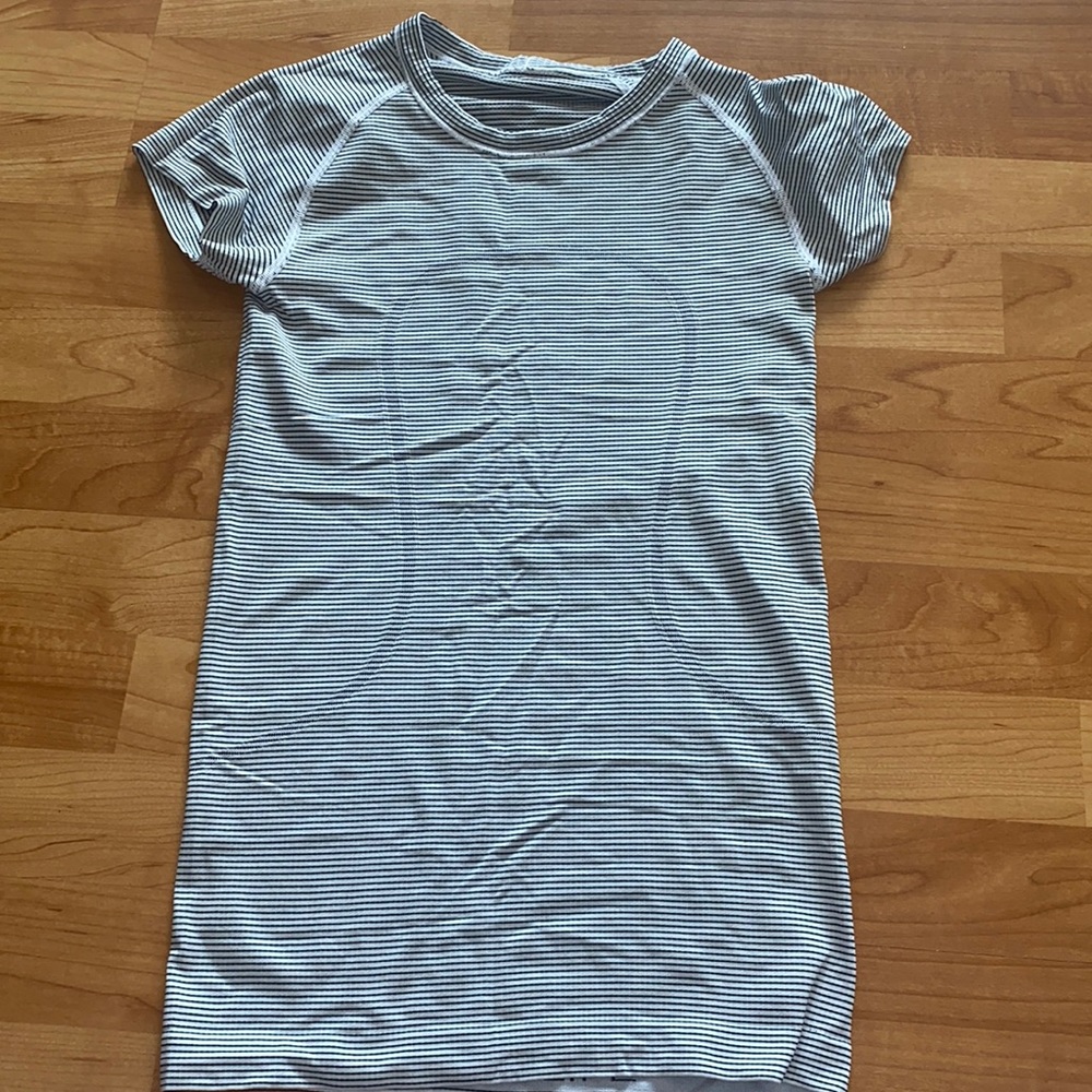 Lululemon Swiftly Tech Short Sleeve Shirt